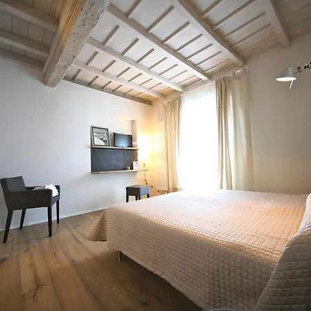 Bed & Breakfast 32 Camerecaffe Pavia