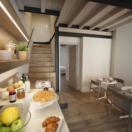 Bed and Breakfast 32 Camerecaffe Παβία