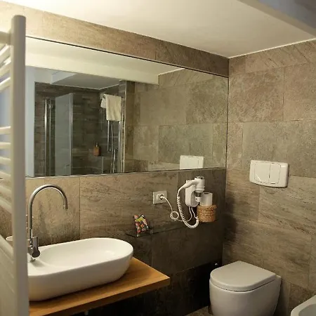 32 Camerecaffe Frühstückspension 4*